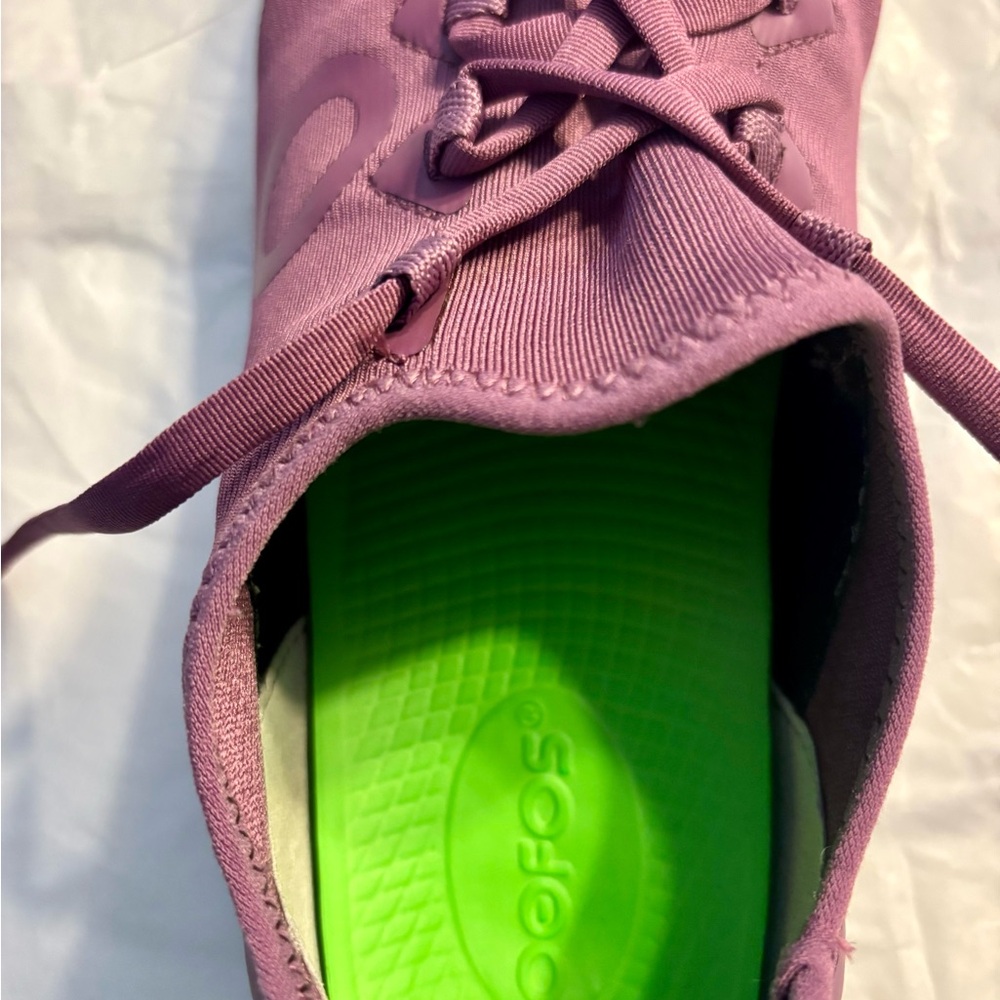 Oofos OOmg Low Recovery Shoe - Plum/Eggplant - EUC - Women's 8 - Picture 5 of 7